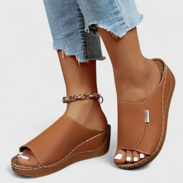 Amiralie Light Elegant Sandals