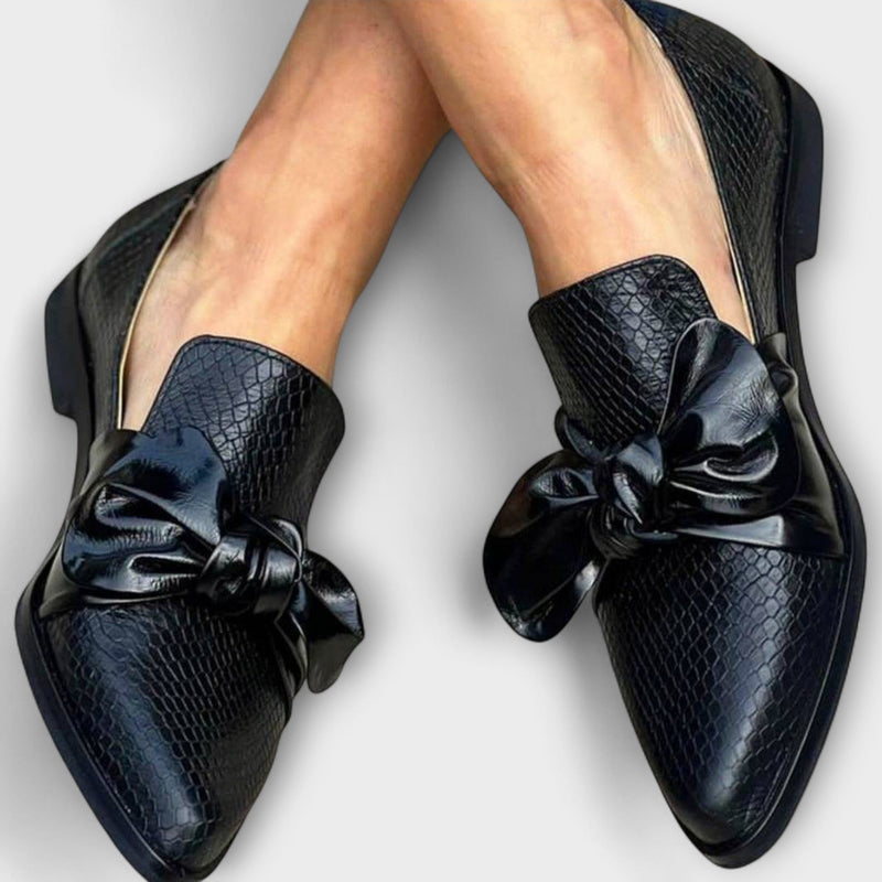 Claudia | Bow Moccasin