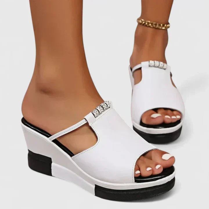 Isola | Chic Orthopedic Sandals